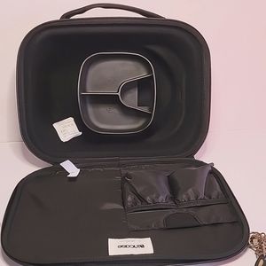 Incase carry case made for Meta Quest Pro Black NWT